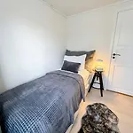 公寓 Modern Waterfront 4br With Dock & Free Parking 斯塔万格