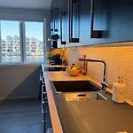 Modern Waterfront 4br With Dock & Free Parking 公寓