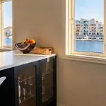 Modern Waterfront 4br With Dock & Free Parking *