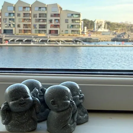 Modern Waterfront 4br With Dock & Free Parking Leilighet