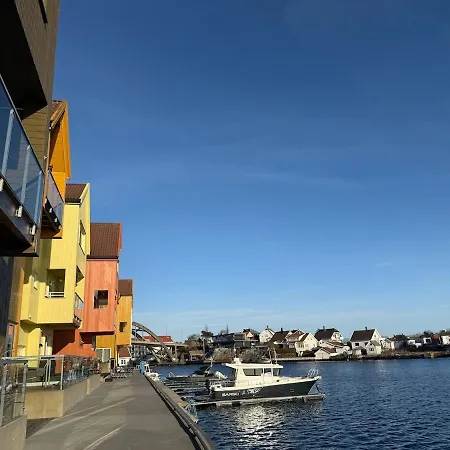 Modern Waterfront 4br With Dock & Free Parking شقة *