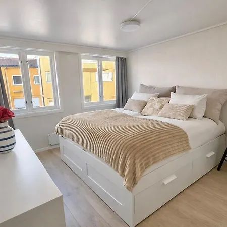 Modern Waterfront 4br With Dock & Free Parking 斯塔万格