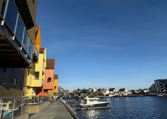 Modern Waterfront 4br With Dock & Free Parking Leilighet *