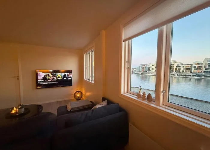 Modern Waterfront 4br With Dock & Free Parking * Stavanger