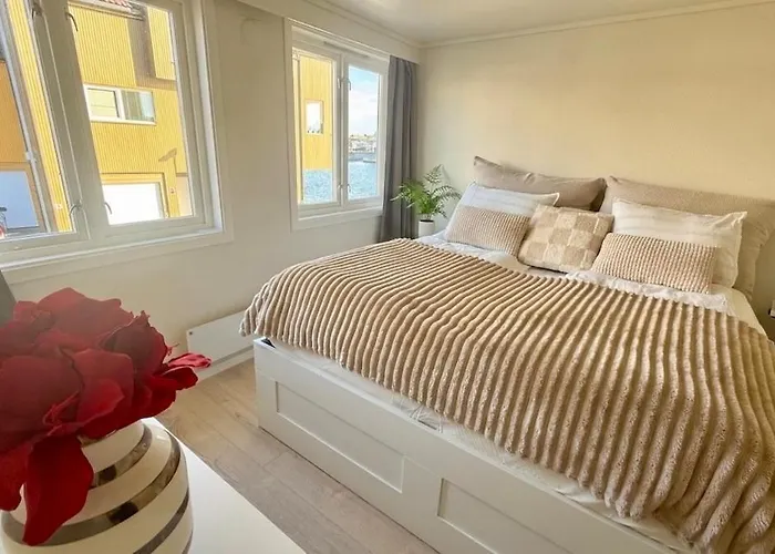 公寓 Modern Waterfront 4br With Dock & Free Parking