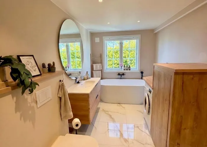 公寓 Modern Waterfront 4br With Dock & Free Parking *